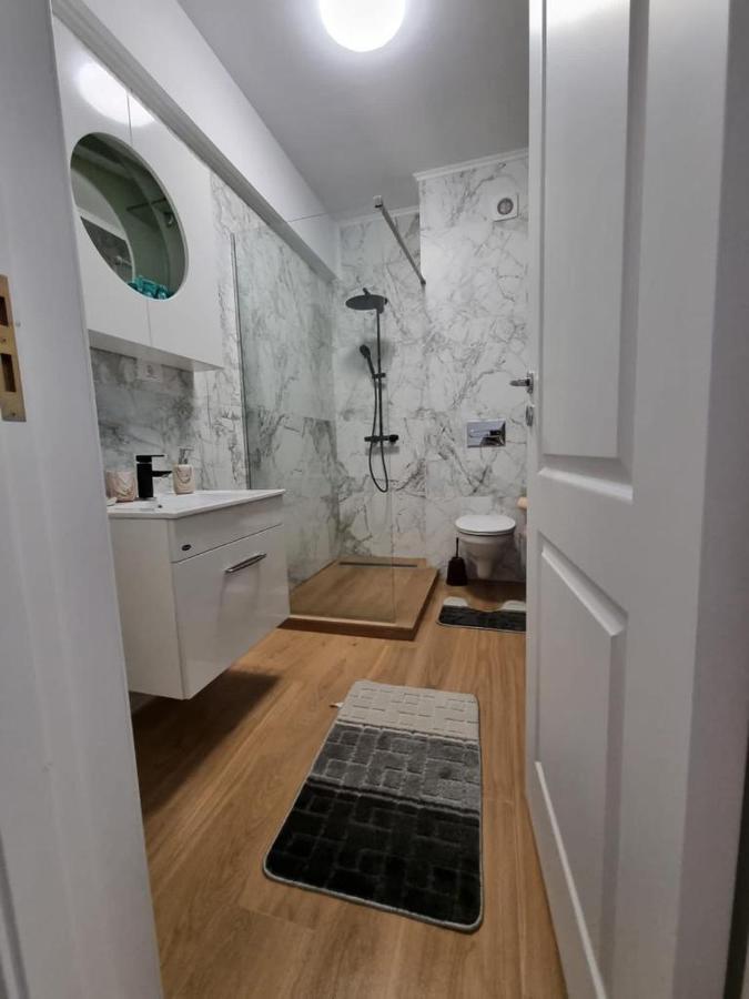 Ferienwohnung Blue Apartament Mamaia Nord Năvodari Exterior foto