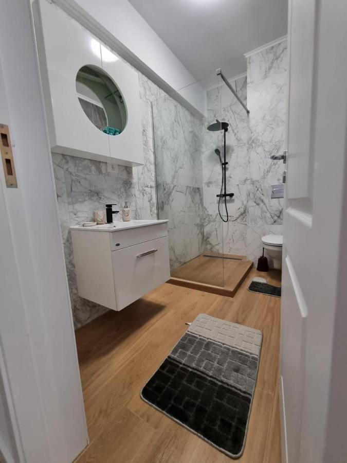 Ferienwohnung Blue Apartament Mamaia Nord Năvodari Exterior foto